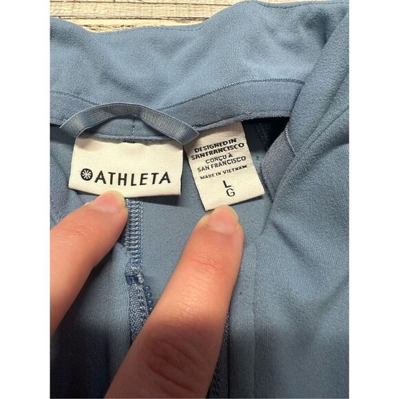 Size L Athleta Salutation Cottage Blue Full Zip Lightweight Thumbhole Jacket - Picture 8 of 9